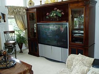 Living Room w/FP