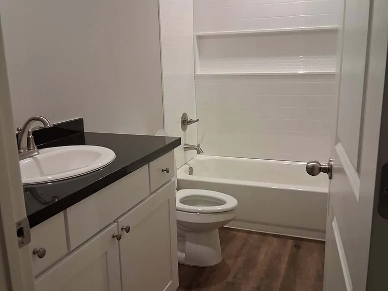 211 Simonton St — Photo 5
