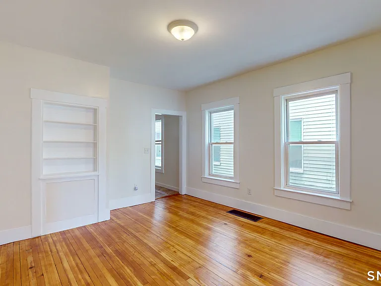 679 Winchester Ave — Photo 14