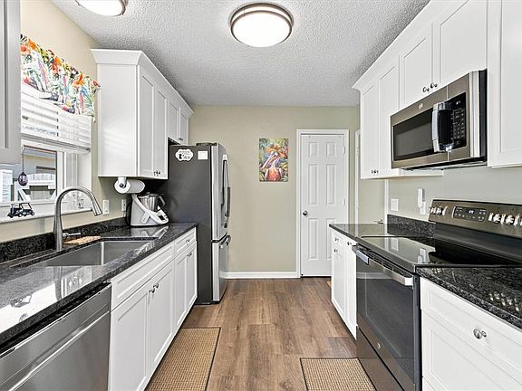 2nd image of 1339 LAJOLLA CIRCLE