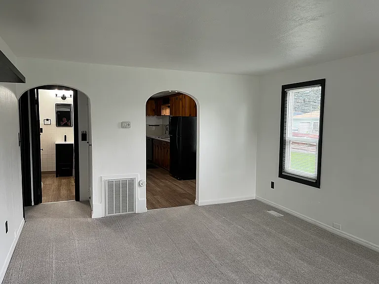 4719 S Pearl St — Photo 2