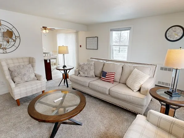 512 N 10th St #Id1270853p, De Pere, WI 54115