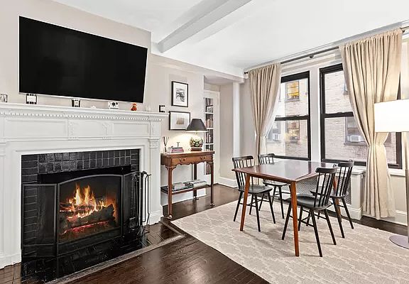 3rd image of 205 E 78th St APT 15T
