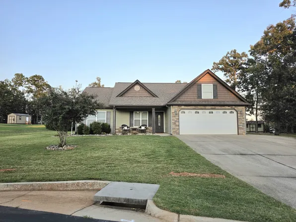 335 Hallie Olivia Dr, Inman, SC 29349