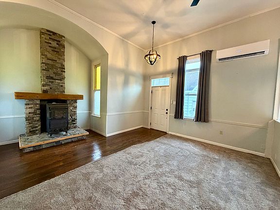 4th image of 309 Mill St