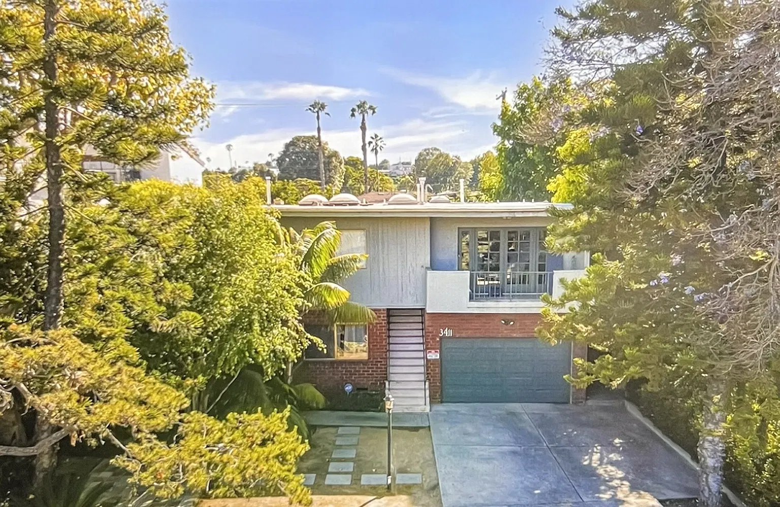 4 bed, 2.5 bath, 2000 sqft, $6,500 — Photo 1