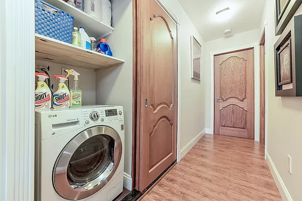 Sold by Re/Max In The City | media 14