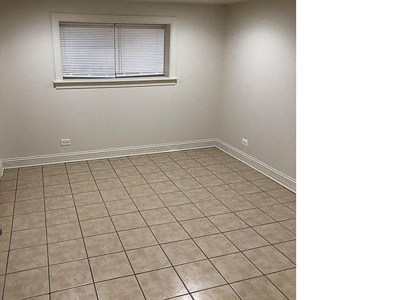 4th image of 429 N Hamlin Ave #Basement