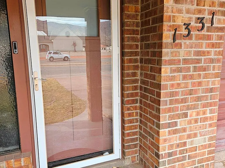 1331 Scenic Dr — Photo 2