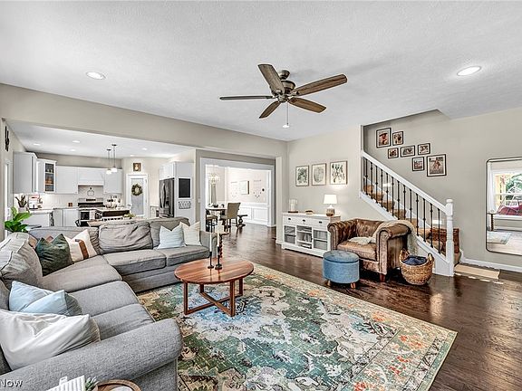 2nd image of 3325 Azalea Ridge Dr