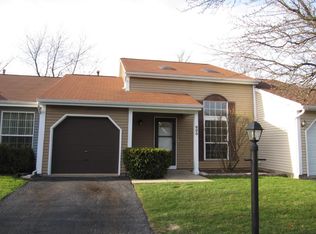 600 Yale Ln, Island Lake, IL 60042