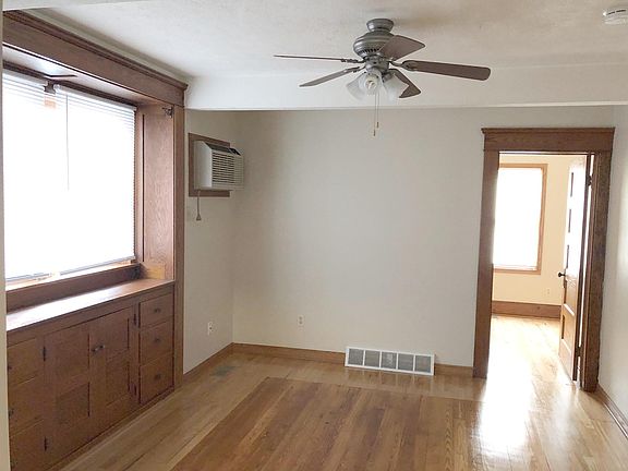 4th image of 1105 Seymour Ave #1