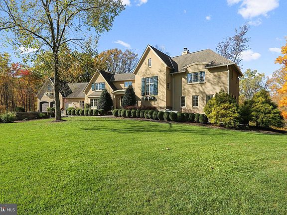 3rd image of 4808 Whiskey Ct