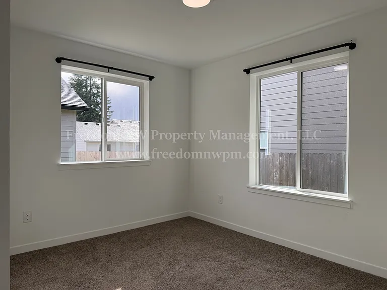 1019 Peach Rd — Photo 9