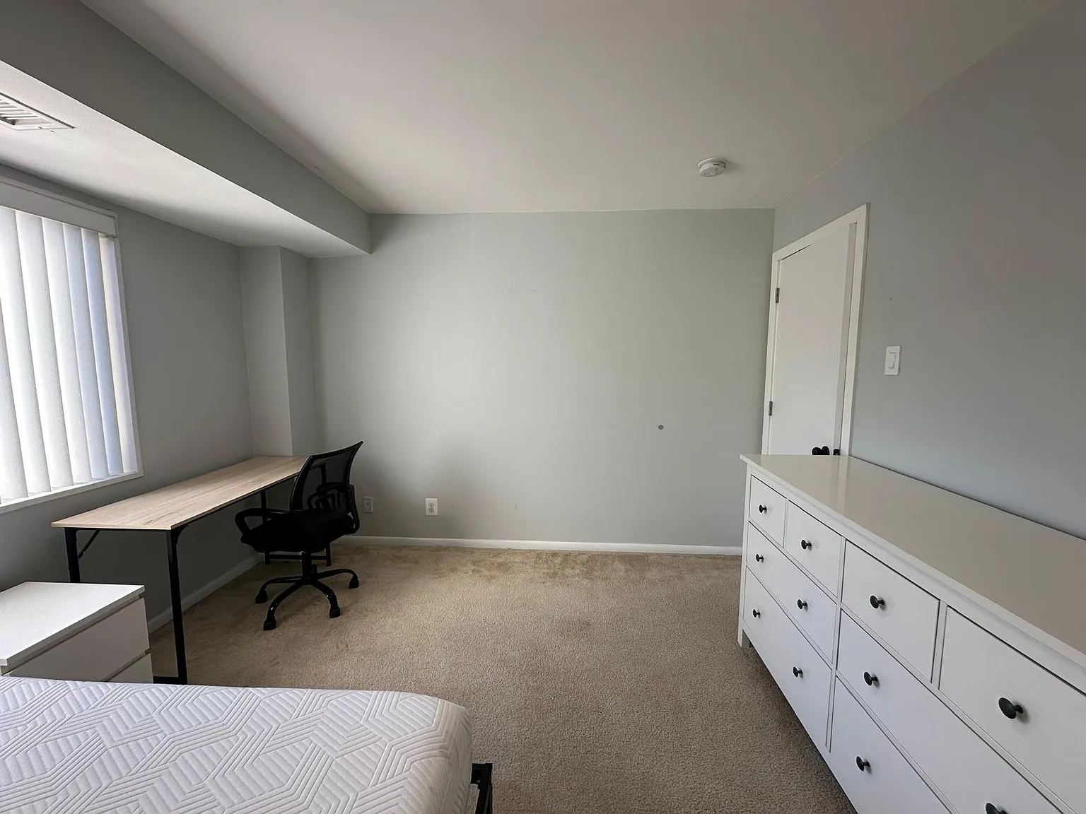 2 bed, 948 sqft, $900 — Photo 2
