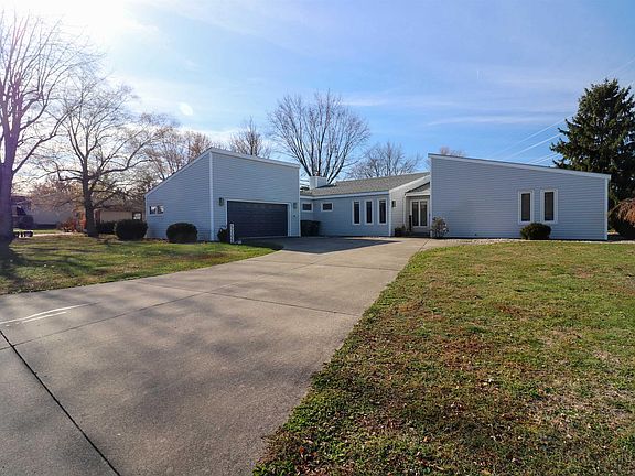 2nd image of 5205 N Grass Way