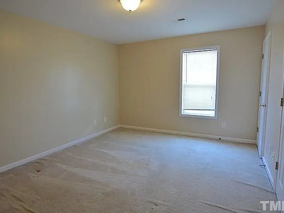 5th image of 38 Belhaven Dr
