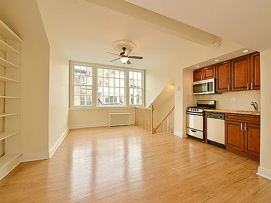 Rented by Cooper & Cooper Real Estate | media 19