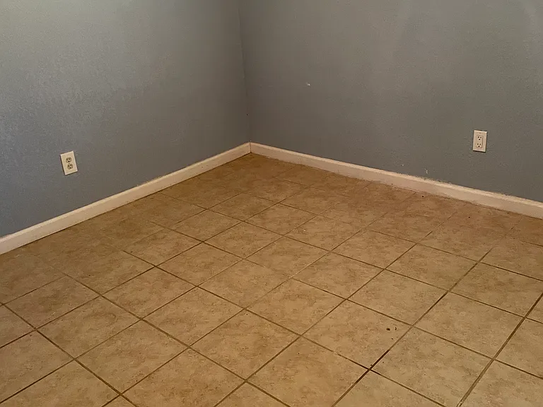 12618 Barbizon Dr — Photo 2