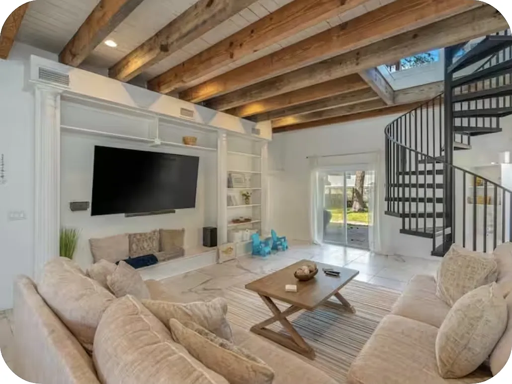 3 bed, 2.5 bath, 1979 sqft, $3,400 — Photo 3