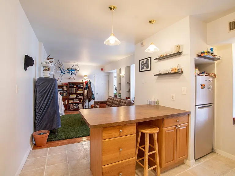 807 N Franklin Street — Photo 3