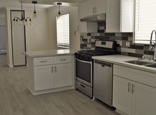 2224 E Poppy St, Long Beach, CA 90805