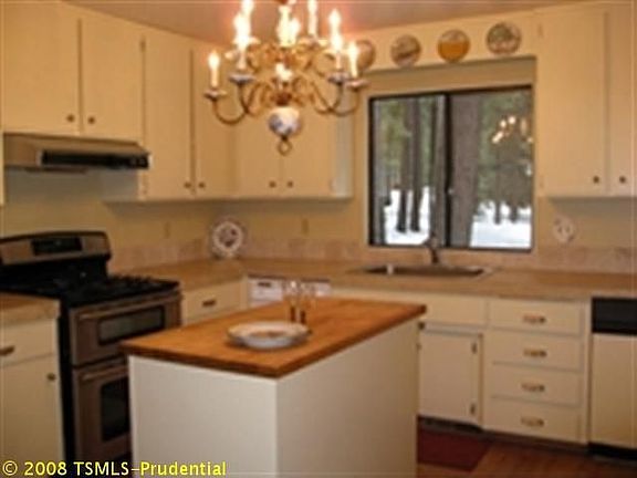 3rd image of 395 Cathedral Ct