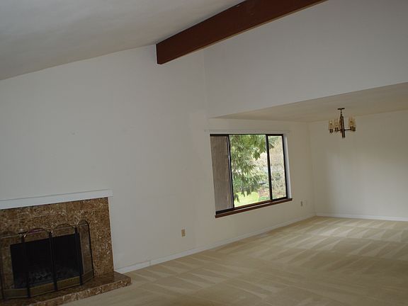 5th image of 15922 NE 106th Ct
