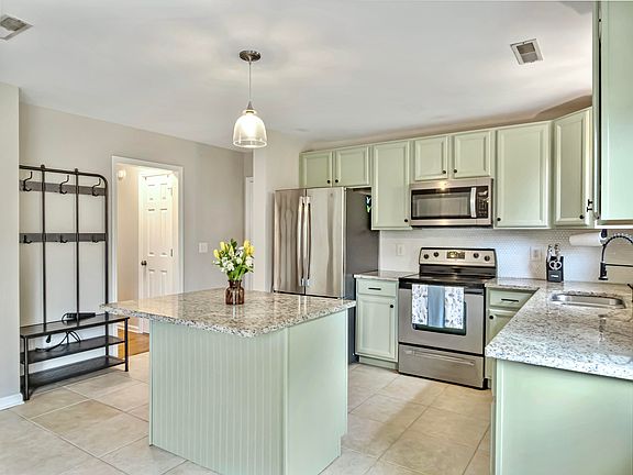 4th image of 8612 Lindenwood Cir