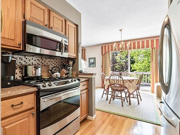 5th image of 76 Whalers Ln