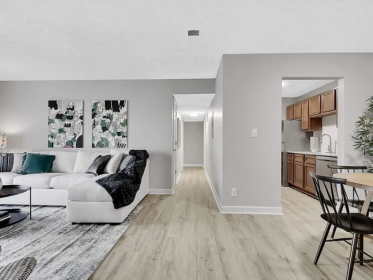 Stonewater Apartments — Photo 3