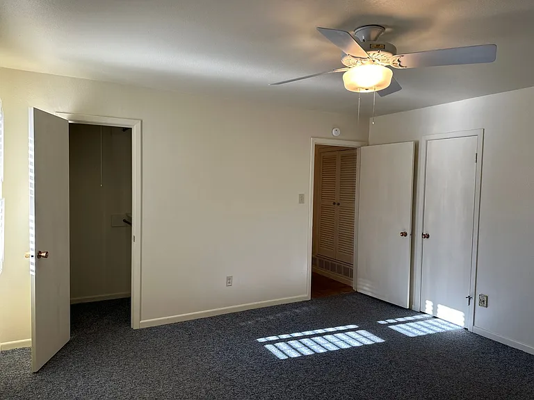 2301 Post Oak Rd — Photo 20