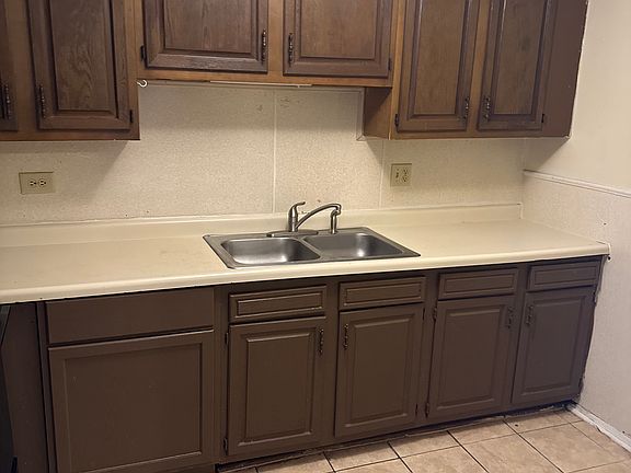 5th image of 4214 Bonhill Dr APT 2D