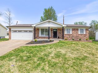 309 Kenwood Dr, Farmington, MO 63640