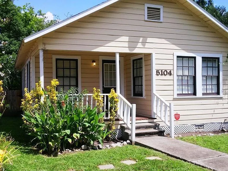 This Cozy One (1) Bedroom home, private with front porch and back porch for enjoyment and Pet accessible.