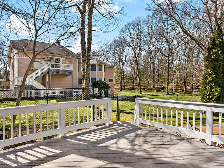 25 Dale Hill Dr — Photo 32