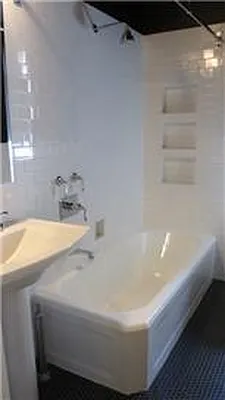 Rented by Bank Neary | media 23