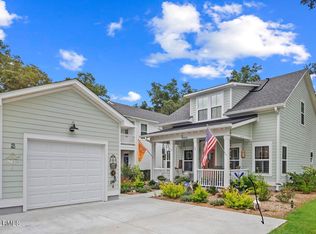 2 Tug Boat Ln, Ladys Island, SC 29907