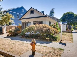 704 SE Lexington St, Portland, OR 97202