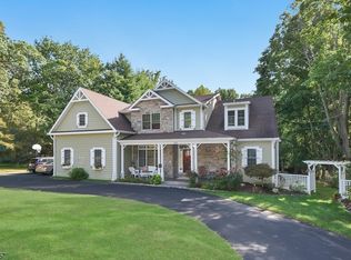 20 Kinderkamack Rd, Woodcliff Lake, NJ 07677
