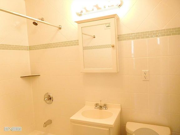 5th image of 206 W 106th St APT 36