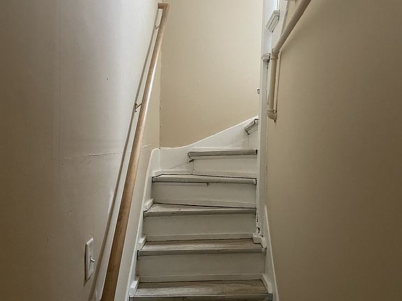 4th image of 2726 Bryant Ave N