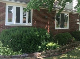 20941 Littlestone Rd, Harper Woods, MI 48225