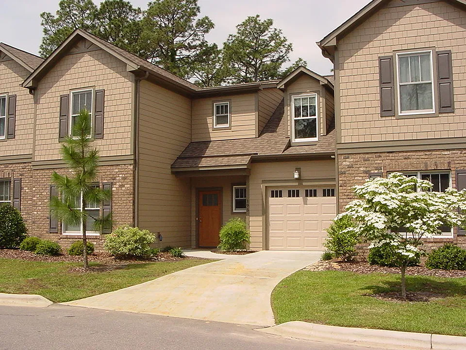 195 Pinebranch Ct