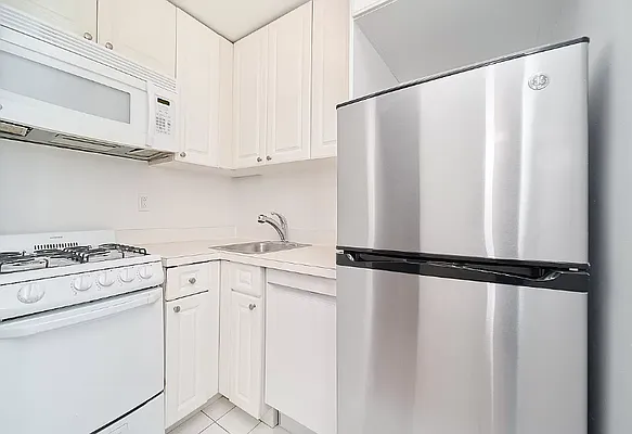 Rented by Living New York | media 3