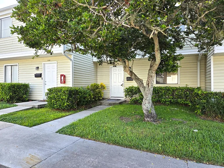 219 Debora Ct — Photo 4
