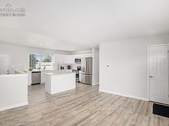 3rd image of 4087 London Ln