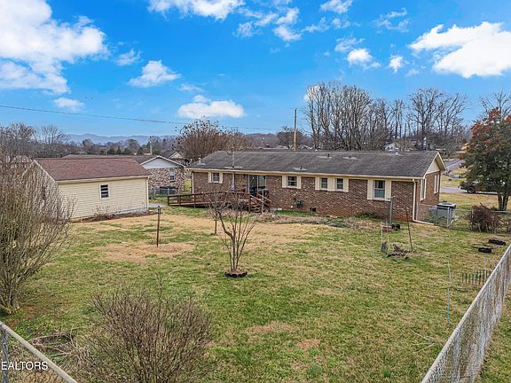 3rd image of 117 Linwood Ln
