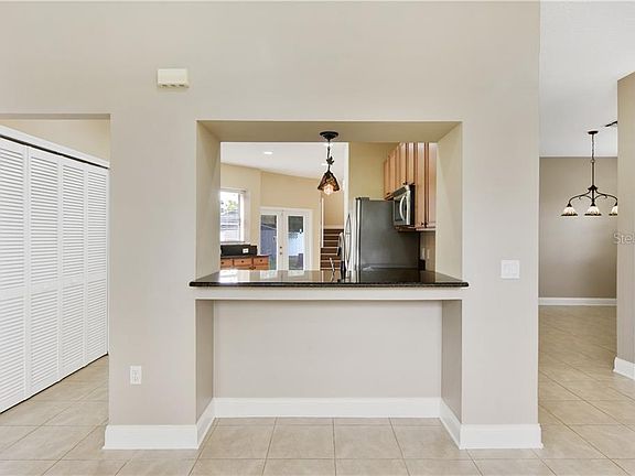 4th image of 2836 Ballard Ave #4