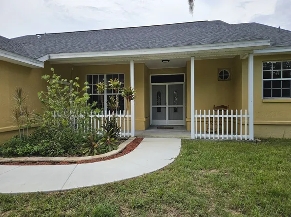 11744 La Madera Blvd, Port Richey, FL 34668